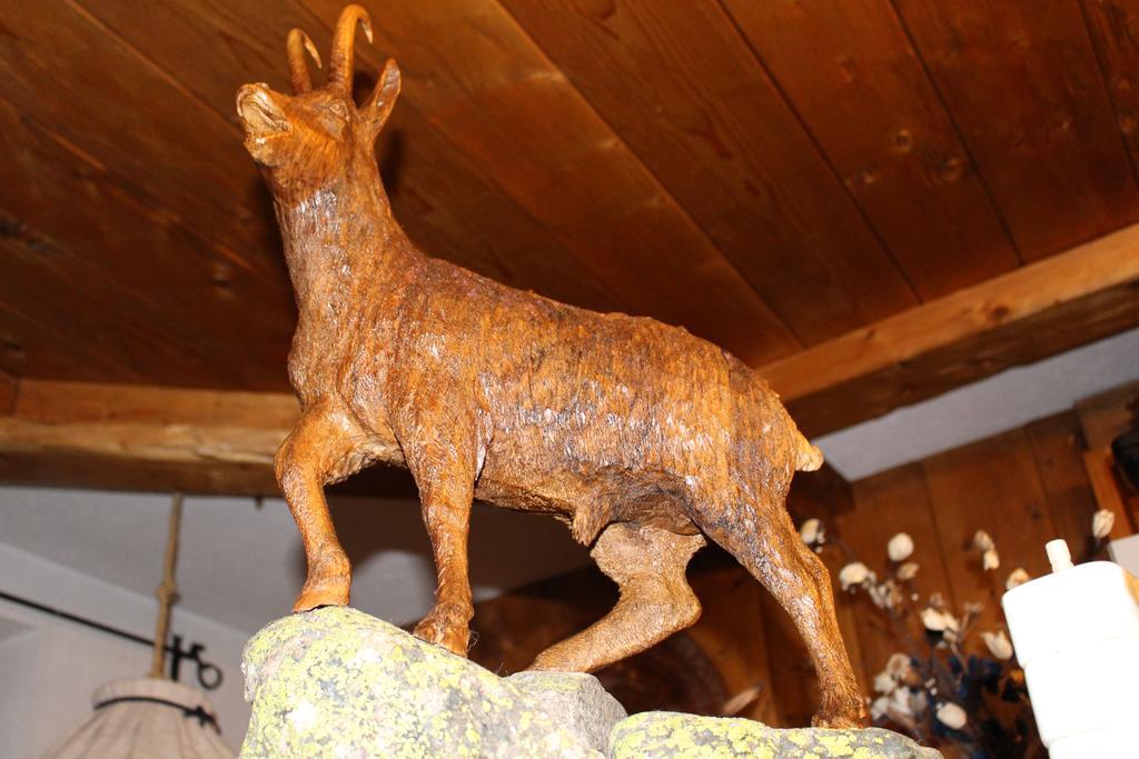 Hotel Meublé Gorret Breuil-Cervinia Extérieur photo