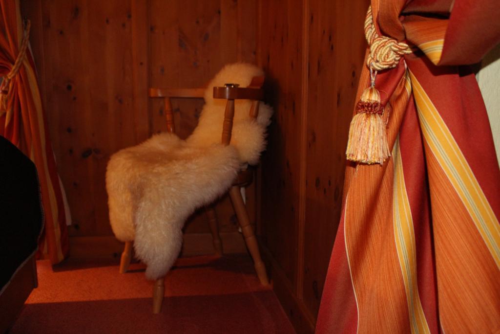 Hotel Meublé Gorret Breuil-Cervinia Chambre photo