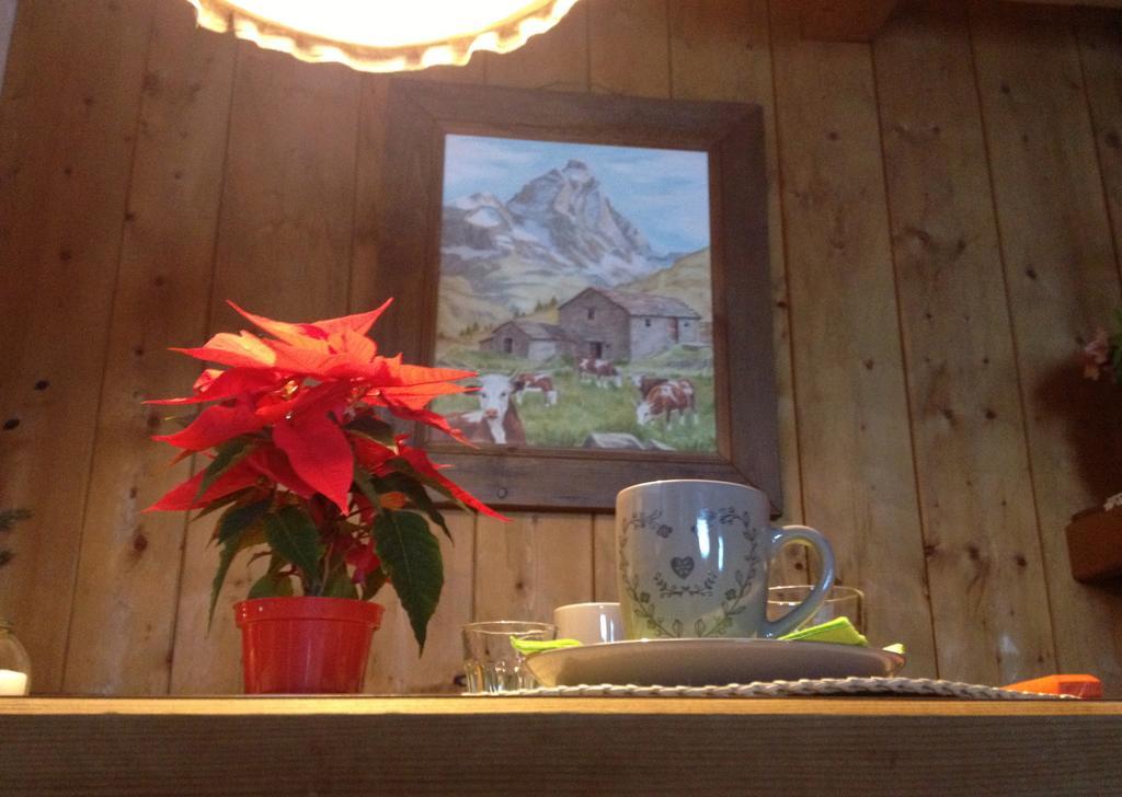 Hotel Meublé Gorret Breuil-Cervinia Extérieur photo